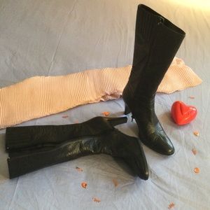 NEWPORT NEWS leather boots 💌🖤